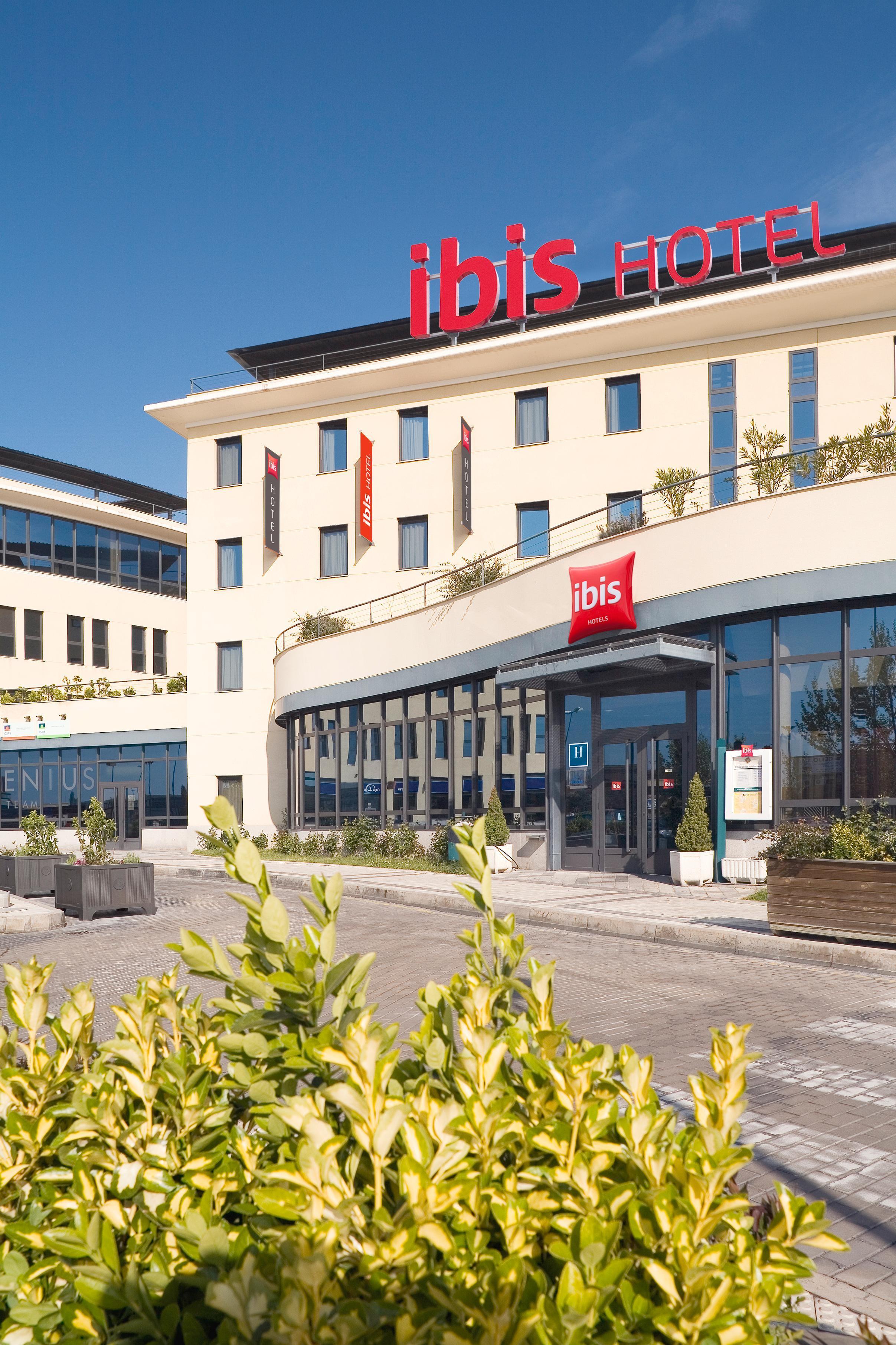 Ibis Hotel 2*